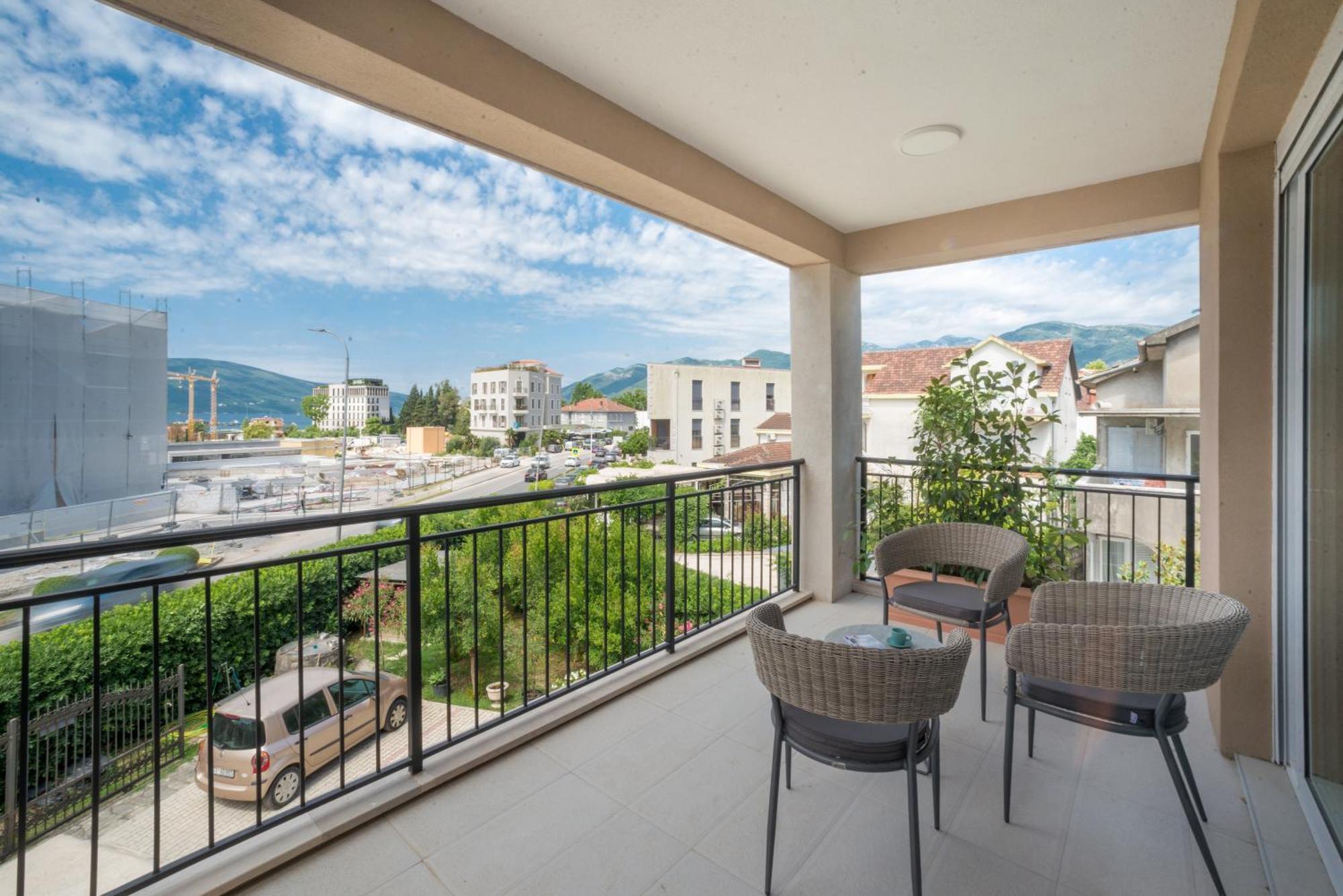 Villa Linz Tivat Buitenkant foto